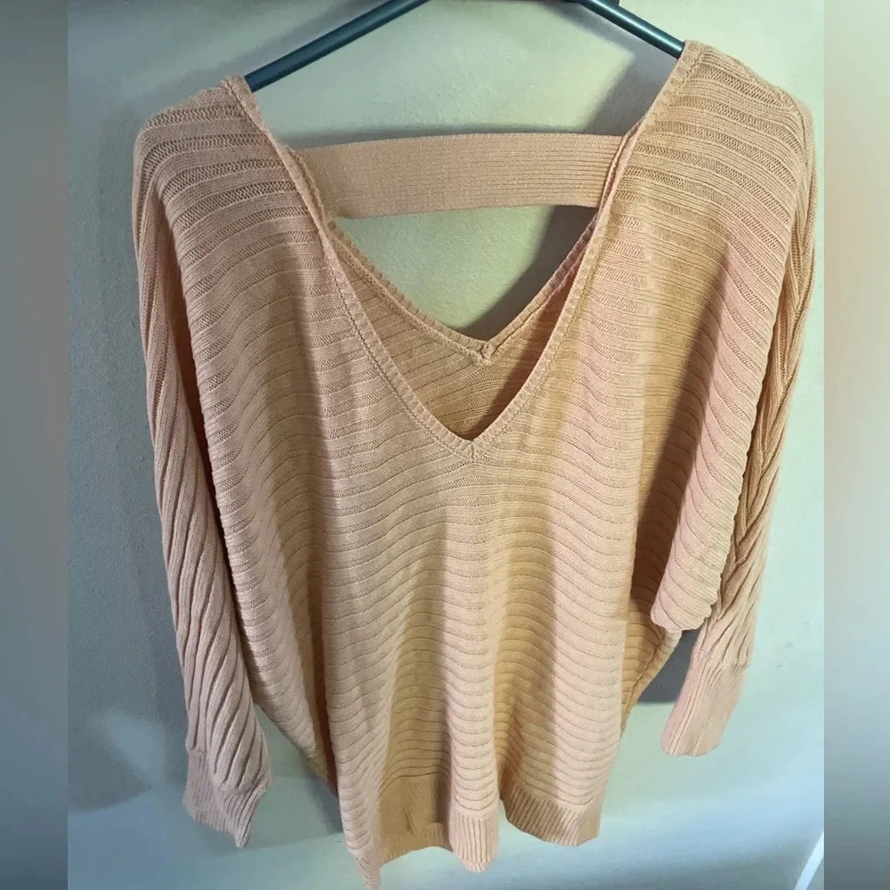 Soho New York and Company light‎ pink sweater size Large